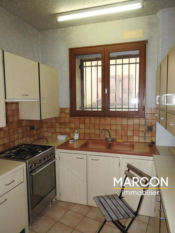Maison - 214 m² - 8 pièces