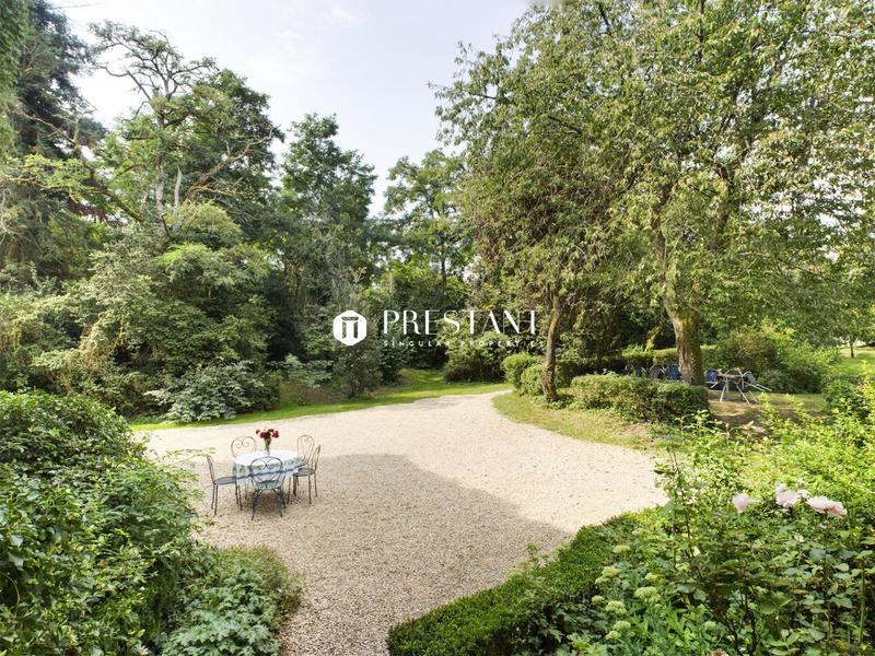 Demeure - 540 m² - 21 pièces