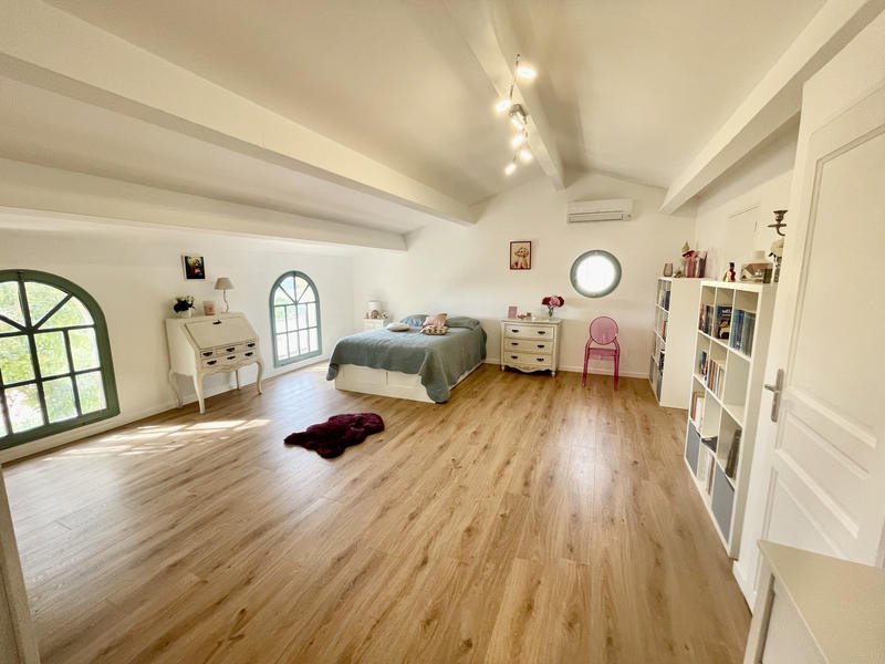 Maison - 198 m² - 5 pièces