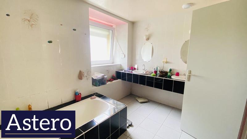 Propriété - 183 m² - 6 pièces