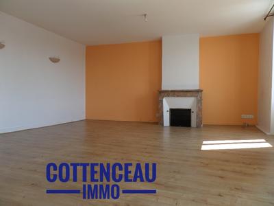 Maison - 152 m² - 9 pièces