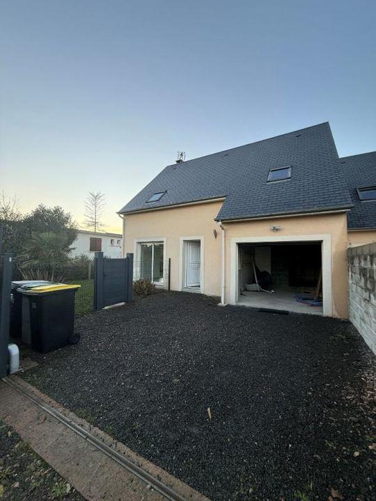 Maison - 93 m² - 4 pièces