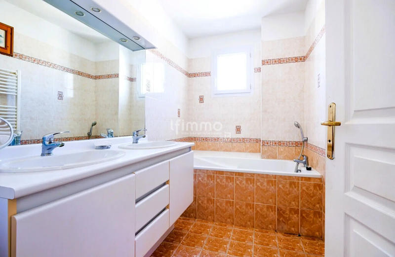 Maison - 125 m² - 5 pièces