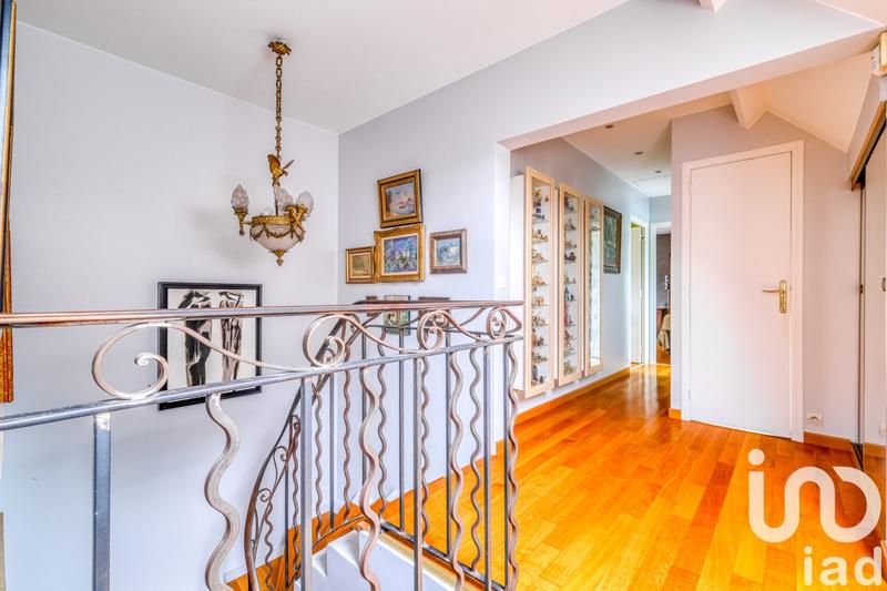 Maison - 250 m² - 5 pièces