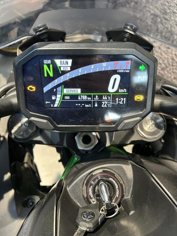 Kawasaki Zh2 - Zh 2 1000