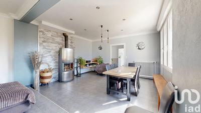Maison - 213 m² - 9 pièces