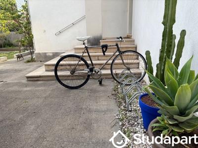 Chambre - 9 m² - 1 pièce