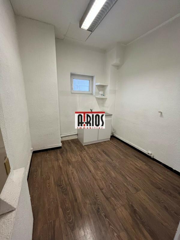 Local d'activité / Entrepôt - 62 m² - 3 pièces
