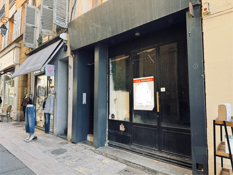 Local commercial - 100 m² - 3 pièces