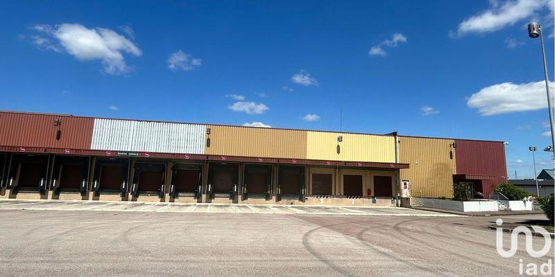 Local commercial - 8 434 m²