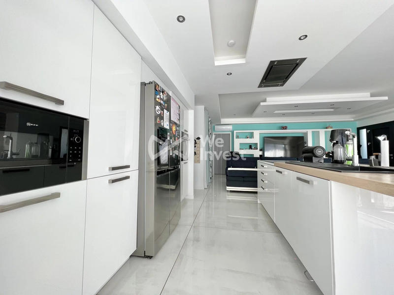 Maison - 185 m² - 6 pièces