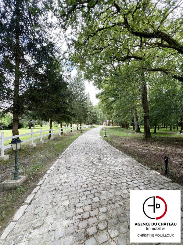 Maison - 250 m² - 8 pièces