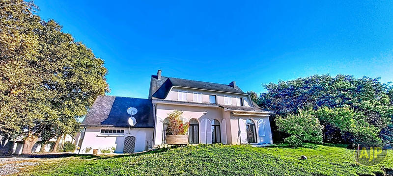 Maison - 160 m² - 8 pièces