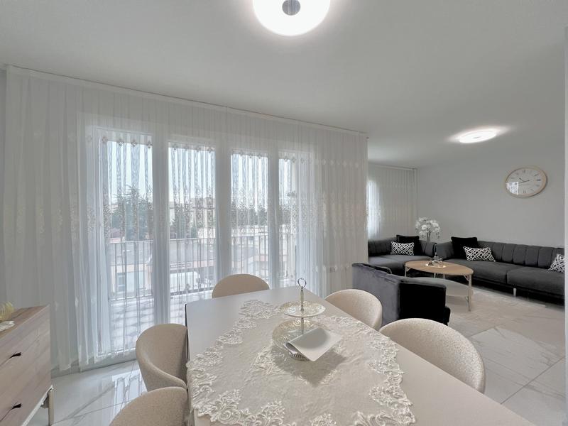 Appartement - 94 m² - 5 pièces