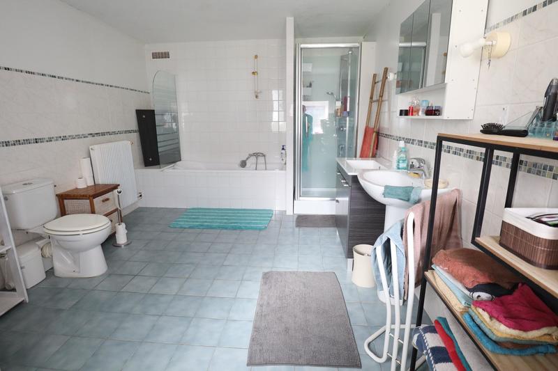 Maison - 207 m² - 7 pièces