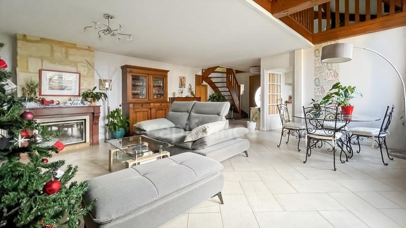 Maison en pierre - 167 m² - 7 pièces