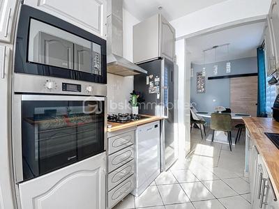 Maison - 83 m² - 5 pièces