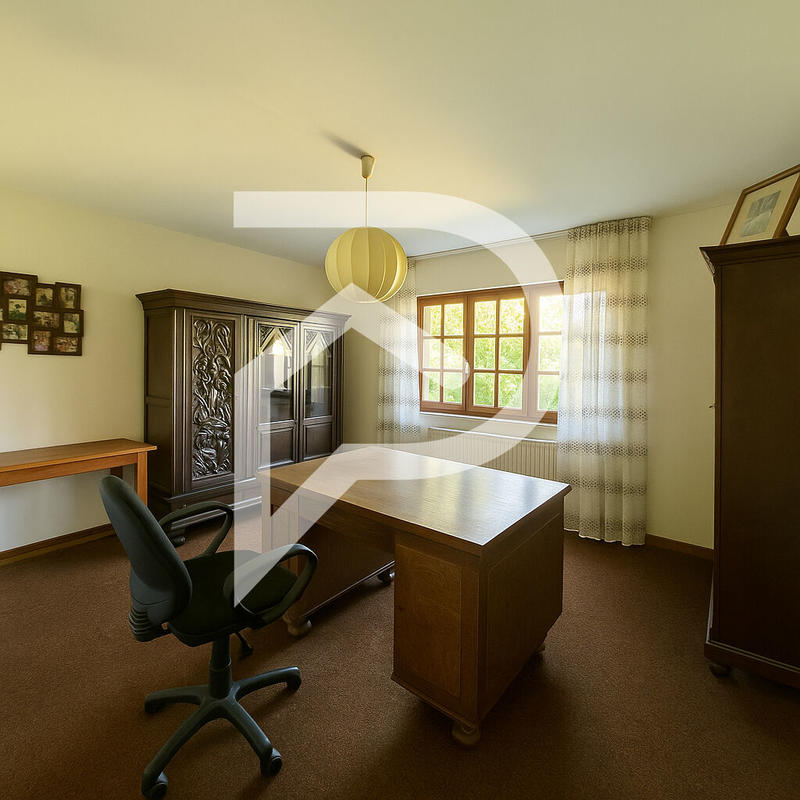 Maison - 201 m² - 7 pièces