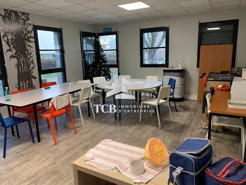 Bureau - 180 m²