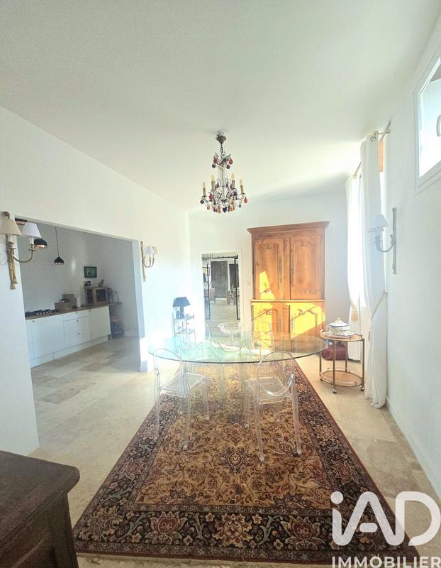 Maison - 253 m² - 8 pièces