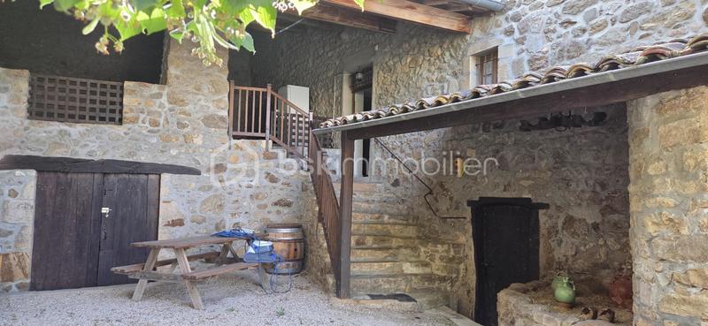 Maison en pierre - 265 m² - 8 pièces