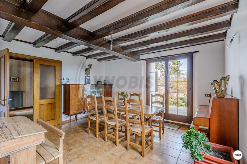 Maison - 240 m² - 9 pièces