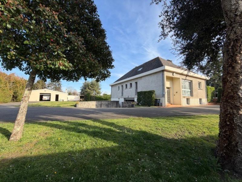 Maison bourgeoise - 230 m² - 12 pièces