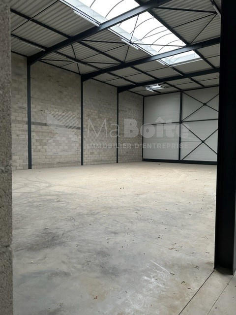 Local d'activités - 365 m²