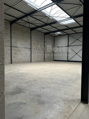 Local d'activités - 365 m²