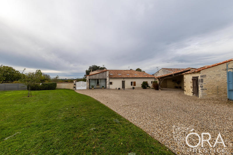 Maison ancienne - 214 m² - 10 pièces