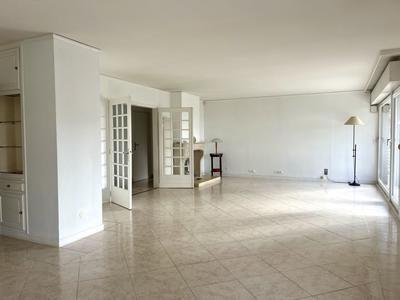 Maison - 220 m² - 9 pièces