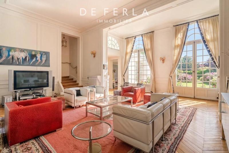 Maison de ville - 255 m² - 6 pièces