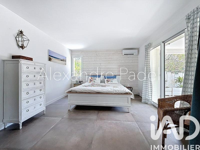 Maison - 270 m² - 10 pièces