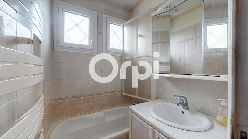 Maison - 95 m² - 4 pièces