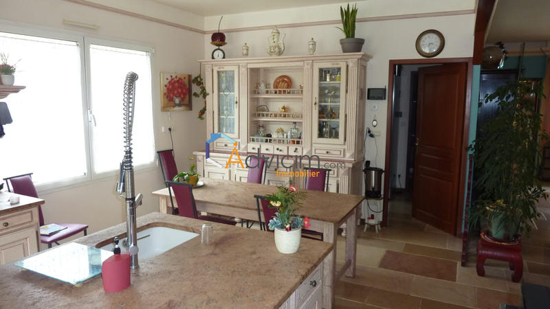 Maison - 198 m² - 6 pièces