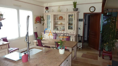 Maison - 198 m² - 6 pièces