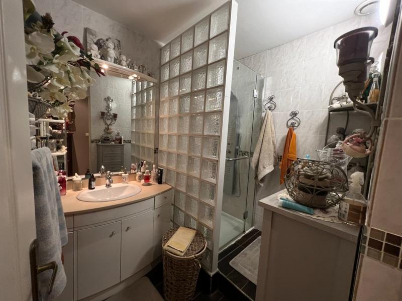 Immeuble - 182 m² - 7 pièces