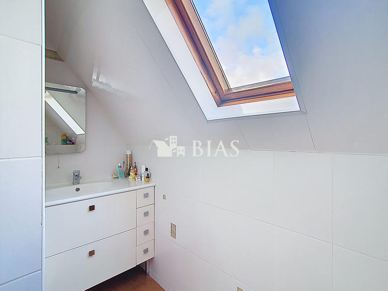 Maison traditionnelle - 180 m² - 7 pièces