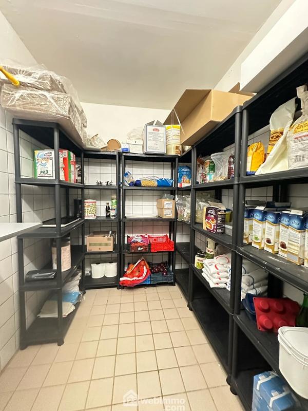 Local commercial - 372 m² - 8 pièces