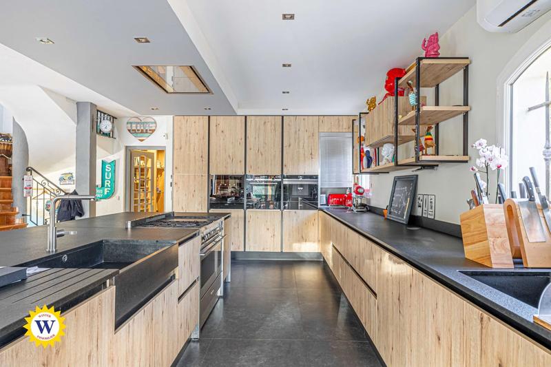 Villa - 350 m² - 8 pièces