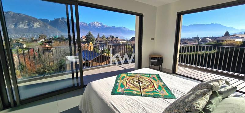 Demeure - 295 m² - 6 pièces