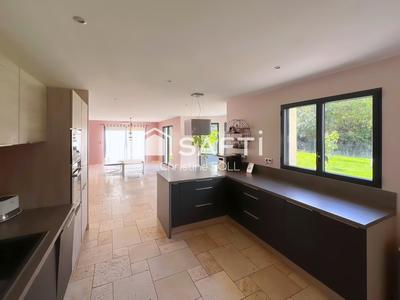 Maison - 167 m² - 6 pièces