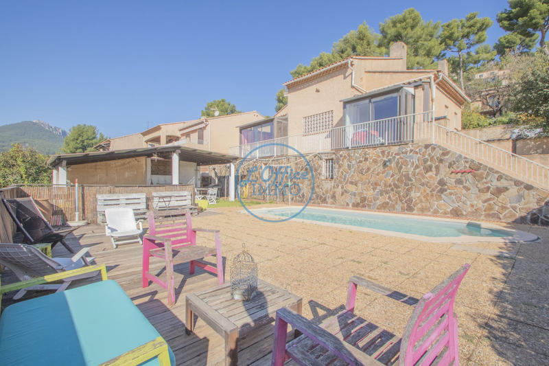 Maison - 179 m² - 7 pièces