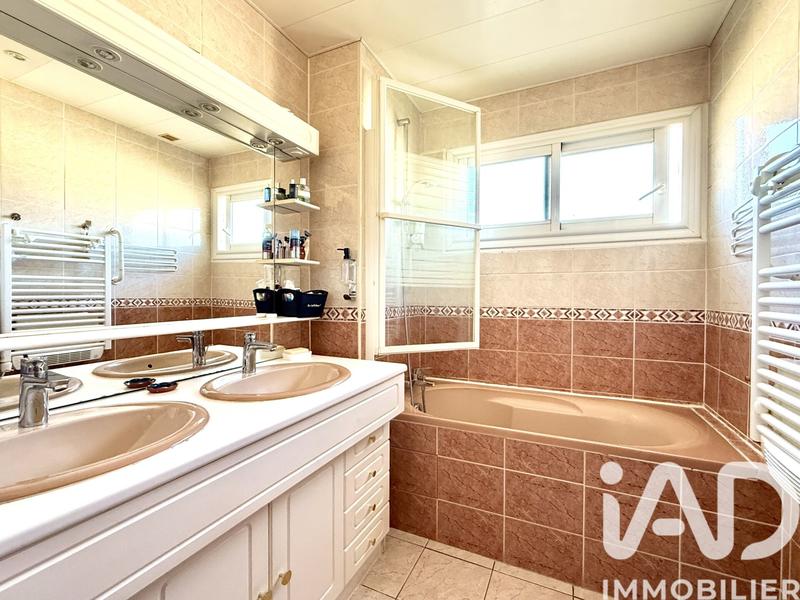 Appartement - 82 m² - 4 pièces