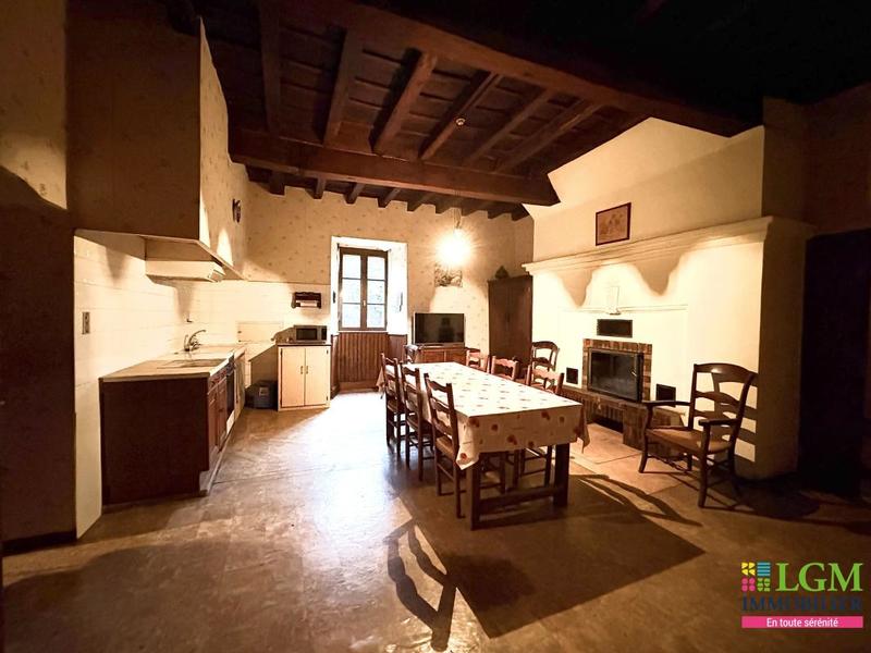 Maison - 260 m² - 6 pièces