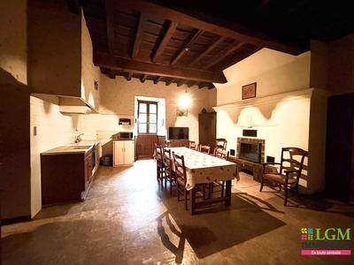 Maison - 260 m² - 6 pièces