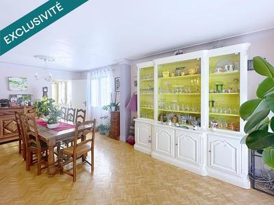 Maison - 180 m² - 8 pièces