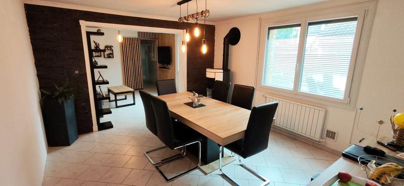 Maison - 140 m² - 8 pièces