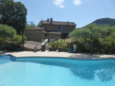 Mas - 242 m² - 9 pièces