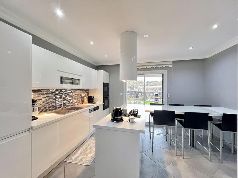 Maison - 140 m² - 5 pièces